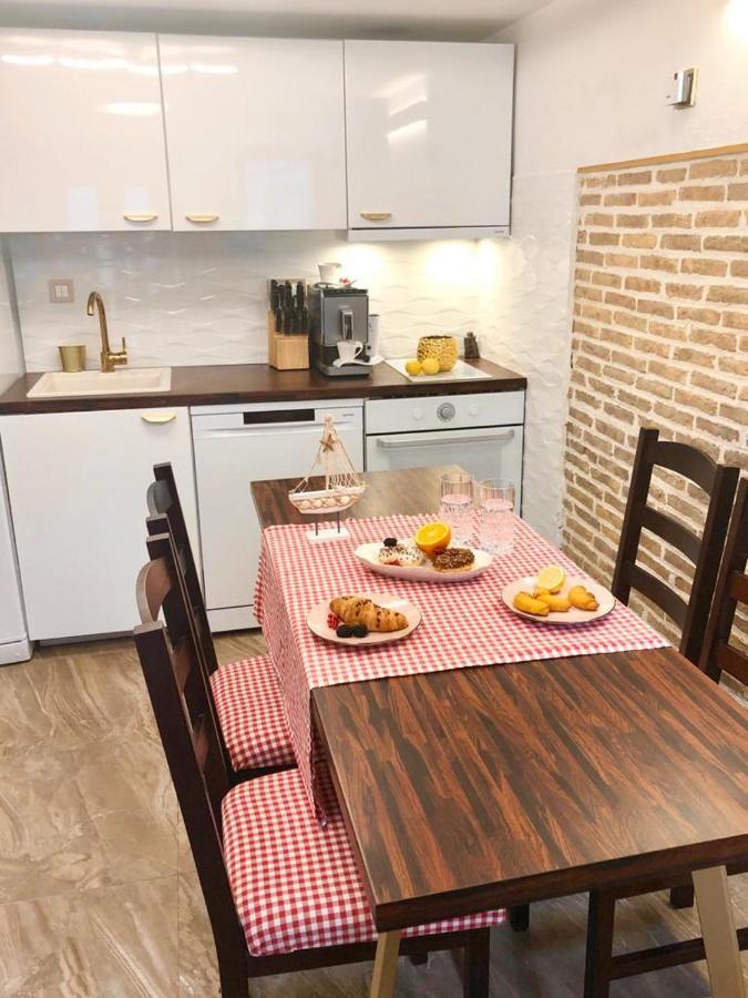 Istrian Stone House In The Heart Of The Beautiful Fishing Village Fazana - Only Few Steps From The Sea And The Wonderful Beach - Incl Plasma-Quad-Plus-Filter Against C O V I D Esterno foto